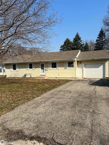 609 5th Ave S, Humboldt, IA 50548