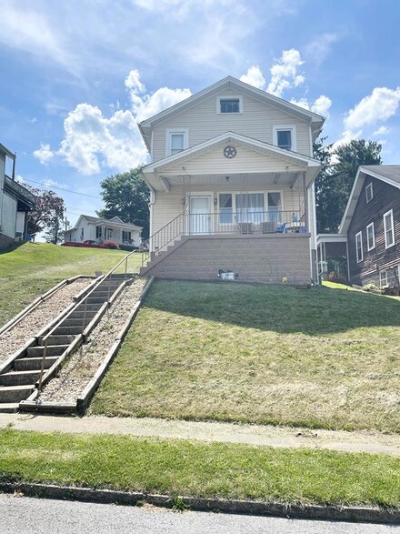 10 Forest Ave, Wheeling, WV 26003