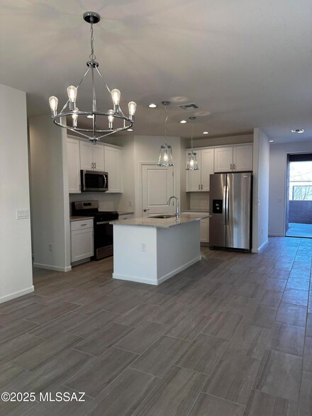 115 N Spring Flower Dr, Tucson, AZ 85748