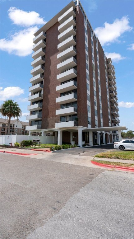 715 S Upper Broadway St, Corpus Christi, TX 78401