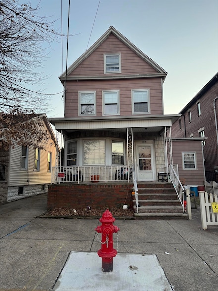 196 W 52nd St, Bayonne, NJ 07002