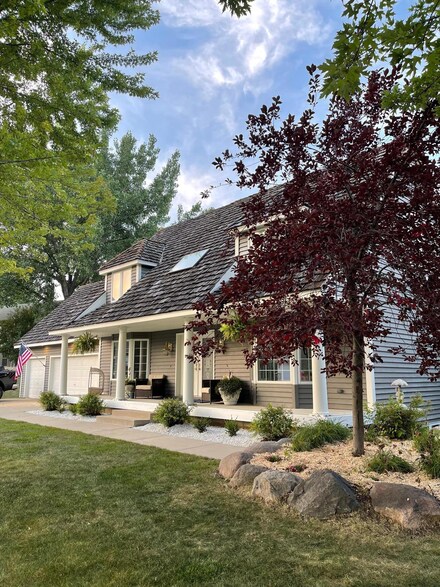900 Upper Cove Rd, Mound, MN 55364