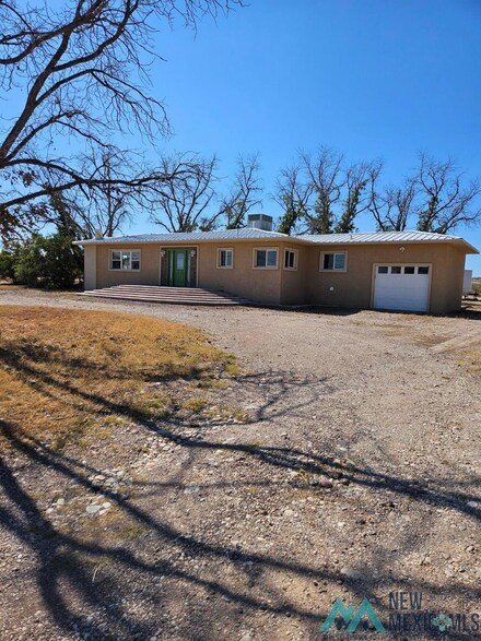 3515 Standpipe Rd, Carlsbad, NM 88220