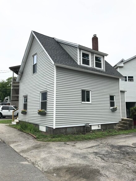 52 Laurel St, Concord, NH 03301