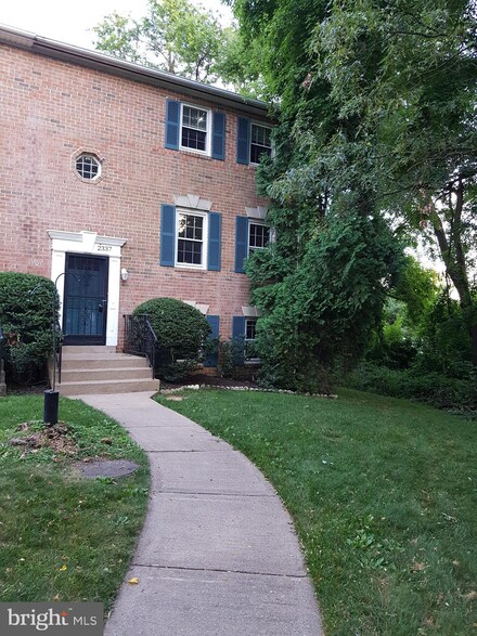 2337 Mcgregor Ct, Vienna, VA 22182