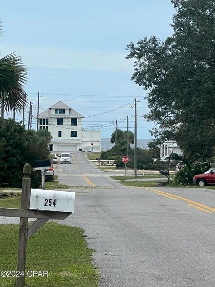 7735 Alabama Ave, Port Saint Joe, FL 32456