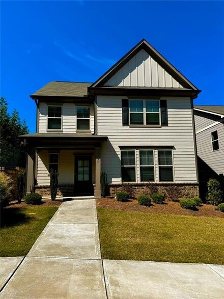 5521 Shallow Branch Dr, Flowery Branch, GA 30542