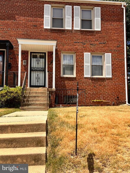 4019 Lyons St, Temple Hills, MD 20748