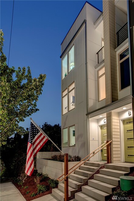 2624 SW Genesee St Unit C, Seattle, WA 98126