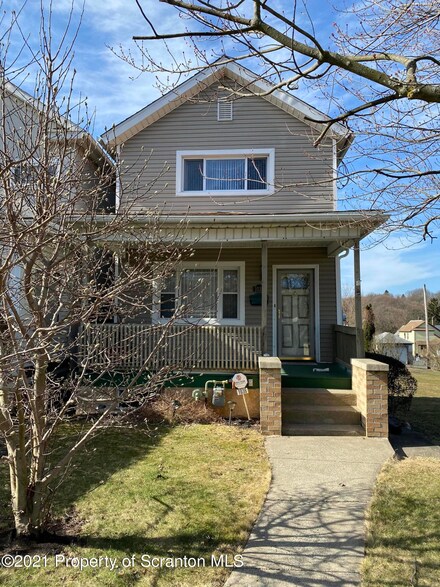 1036 E Elm St, Scranton, PA 18505