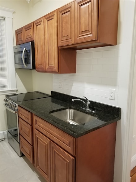 73 Park Dr Unit 5, Boston, MA 02215