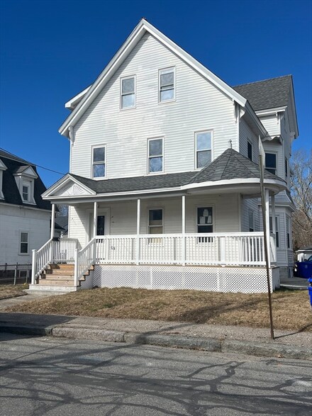 385 Cohannet St, Taunton, MA 02780