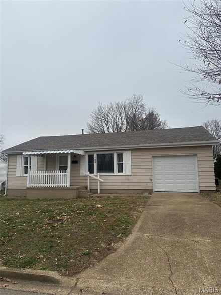 309 Oak St, Farmington, MO 63640