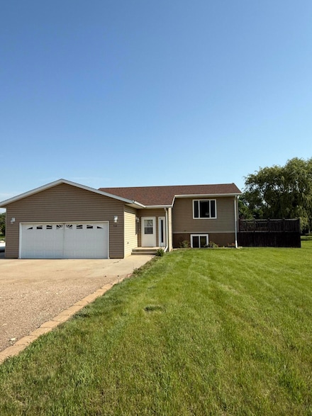510 E 3rd St, Plankinton, SD 57368