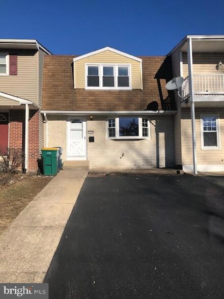 2529 Eisenhower Ct, Reading, PA 19609
