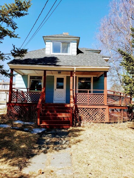18 Ryder Ave, Brownville, ME 04414