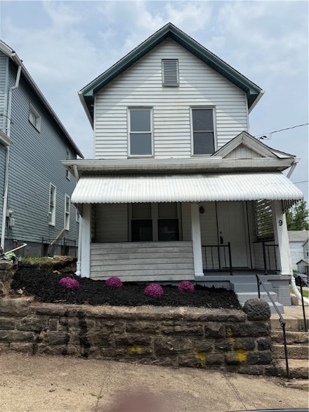 9 E Gaskill Ave, Jeannette, PA 15644