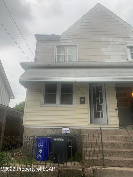 586 Carson St, Hazleton, PA 18201