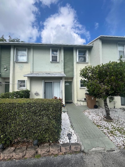 775 Crystal Lake Dr, Pompano Beach, FL 33064