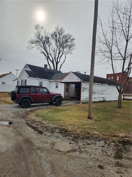 7 Brown Ct, Mattoon, IL 61938