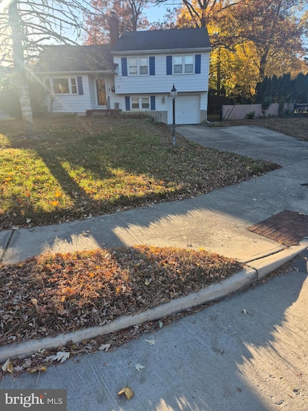 102 Dawn Dr, Mount Holly, NJ 08060