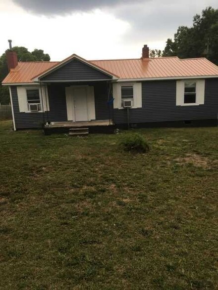 1326 Chiquola Ave, Honea Path, SC 29654