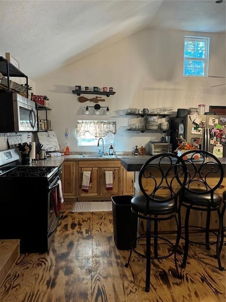 521 E Davis Ave, Tipton, OK 73570