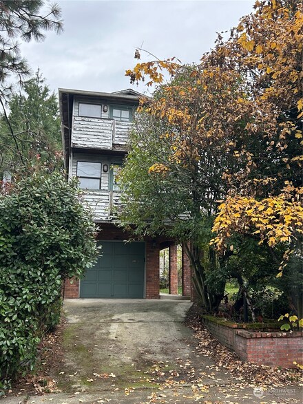4202 26th Ave SW, Seattle, WA 98106