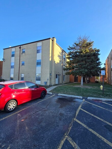 820 Piper Ln, Prospect Heights, IL 60070
