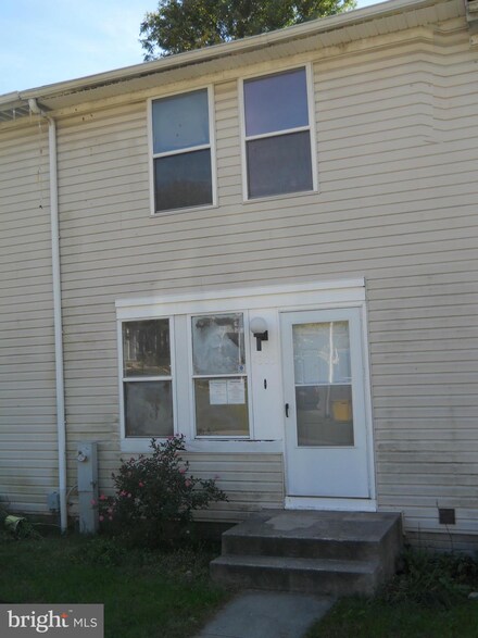 4305 Dana St, Baltimore, MD 21229