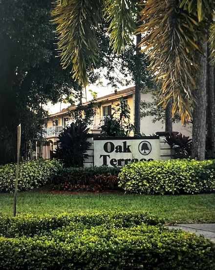 4307 Oak Terrace Dr, Greenacres, FL 33463