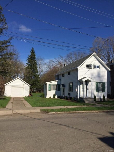 11 Franklin St, Cortland, NY 13045