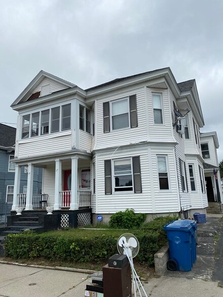 19 Plymouth St, Methuen, MA 01844