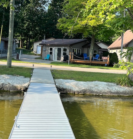 6439 E Sugar Grove Rd, Fountain, MI 49410