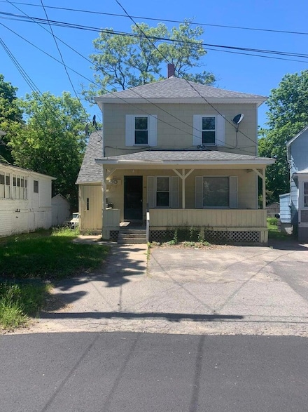 91 Elm St, Millinocket, ME 04462