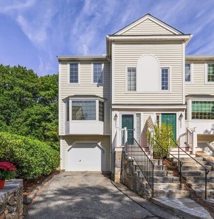 3601 Knightsbridge Close, Worcester, MA 01609