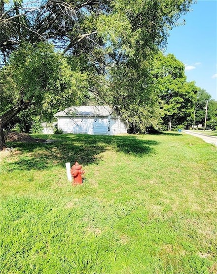 213 S Pine St, Colony, KS 66015