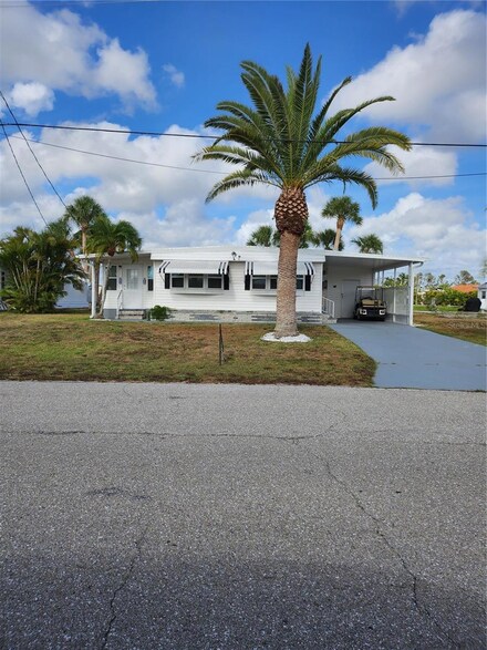 1455 Flamingo Dr, Englewood, FL 34224