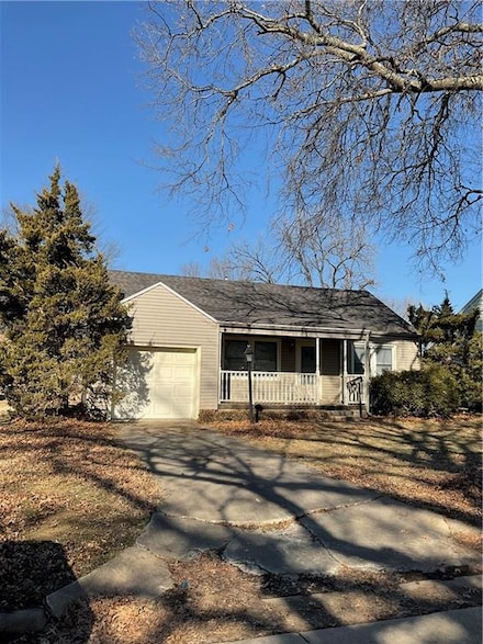 604 Riley St, Independence, KS 67301