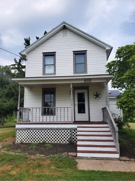 692 Moscow Rd, Hamlin, NY 14464