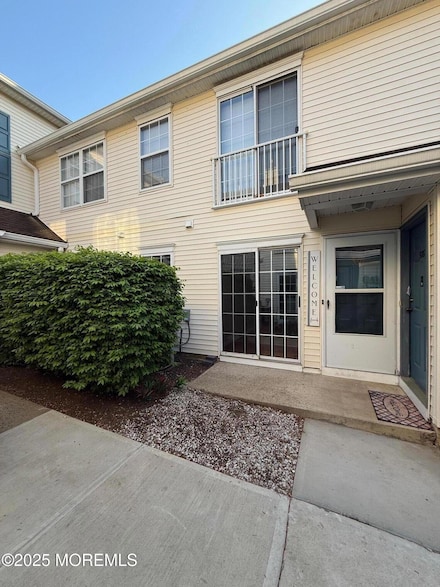 526 Tivoli Ct, Morganville, NJ 07751