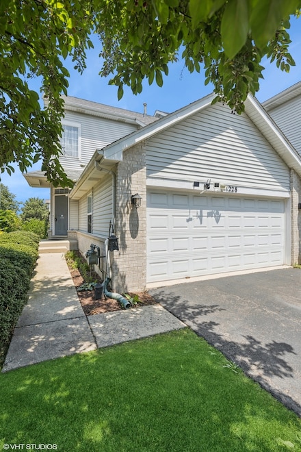 1228 Le Moyne Ave, Romeoville, IL 60446