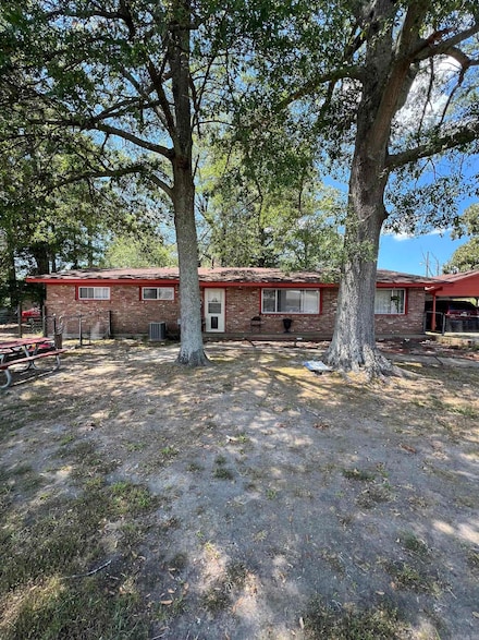 1300 N Haley St, Pine Bluff, AR 71602