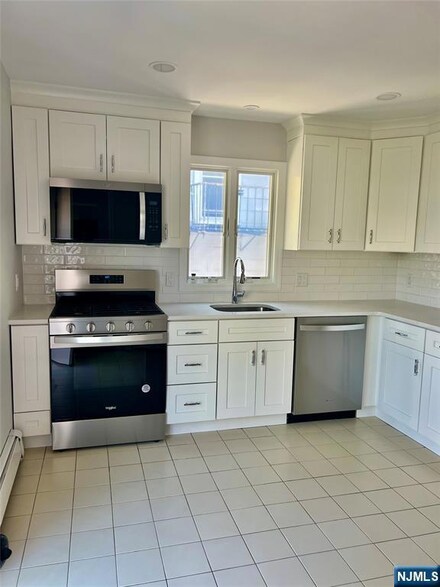 229 Warren Ave Unit B, Fort Lee, NJ 07024