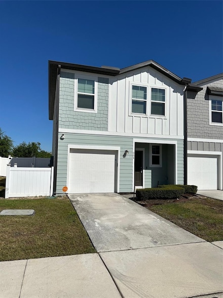 366 Madison Dr, Davenport, FL 33837