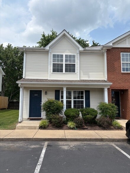 348 Arapaho Dr, Murfreesboro, TN 37128