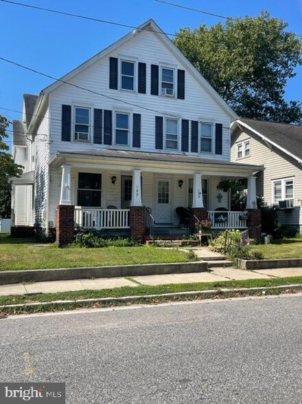 197 199 Wesley St, Salem, NJ 08079