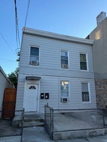 415 26th St, Union City, NJ 07087