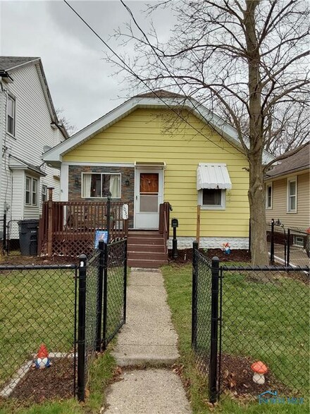 1037 National Ave, Toledo, OH 43609