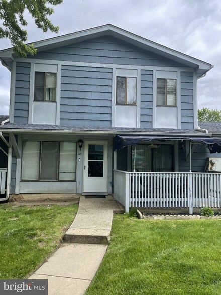 88 Woodway Dr, West Deptford, NJ 08066